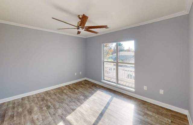 Waterfront Condo Fully Renovated for Lease on Lake Norman at Davidson Landing Gallery 4