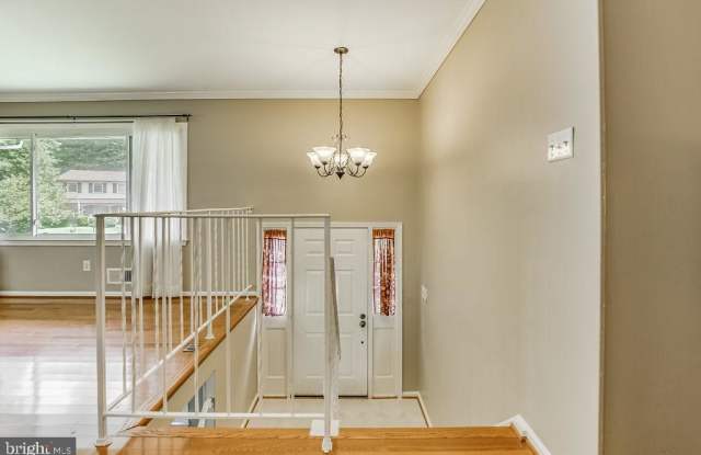 5012 DEQUINCEY DRIVE Gallery 4