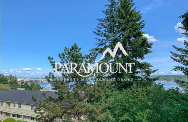 Top-Floor Corner Condo Near PSNS with Pool & Amenities Gallery 3