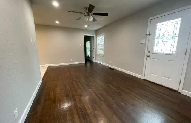 1712 Mockingbird Lane Gallery 2