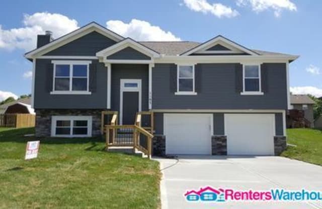 1105 Sunflower St - 1105 Sunflower St, Smithville, MO 64089