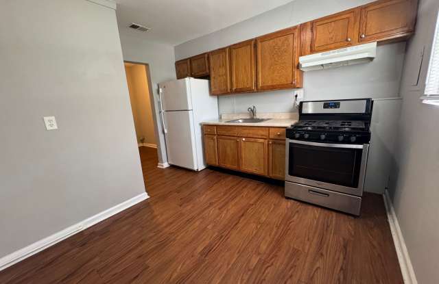 Cute 3 Bedroom 1 Bathroom - 1148 Laredo Avenue, Spanish Lake, MO 63138