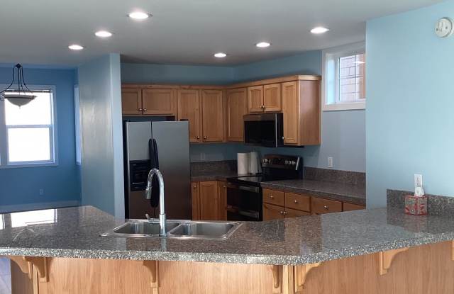 475 Southeast 35th Street - F-29 Gallery 2