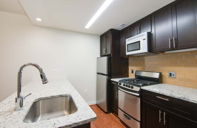 1430 W Gallery 1