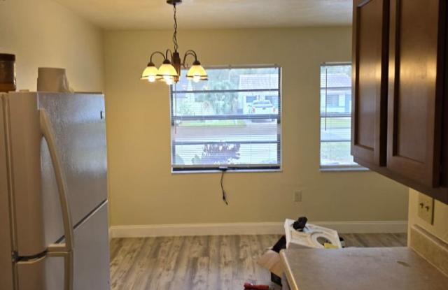 Beautiful 2 bedroom 1 bathroom Single Family Home in Gainesville - 7010 Southwest 21st Lane, Alachua County, FL 32607