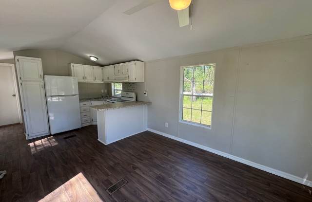 1 Bedroom, 1 Bath Manufactured home in Suwannee County Gallery 4