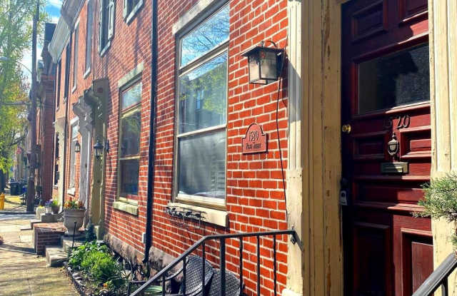 1520 PENN Street Gallery 2