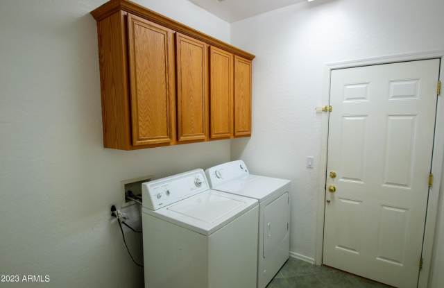 3381 W THOREAU Lane Gallery 4