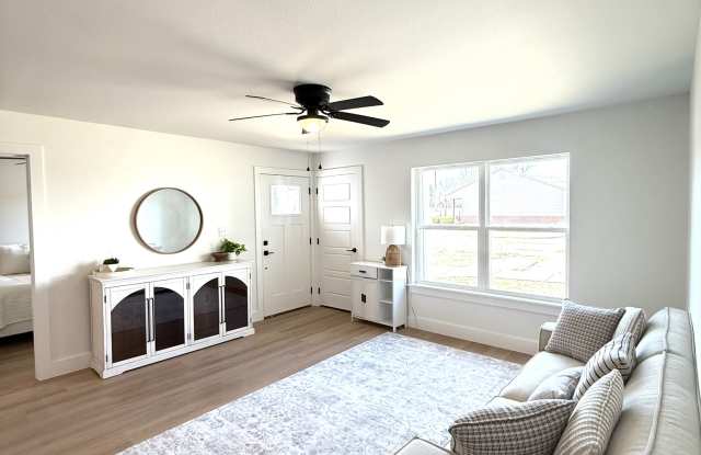 1120 West Cato Springs Road Gallery 3