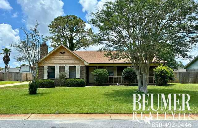 Adorable 3bd/2ba Home in SW Pensacola for Rent Lawncare Included photos photos
