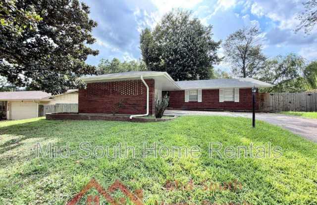 3831 Hermitage Drive Gallery 2