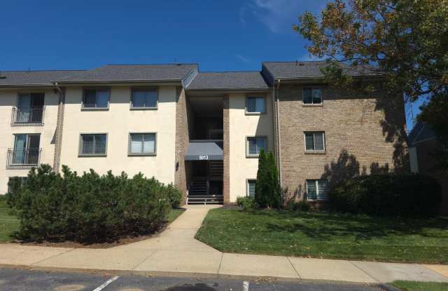 5013 GREEN MOUNTAIN Circle Gallery 1