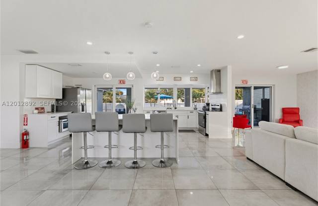 632 S Crescent Dr Gallery 4