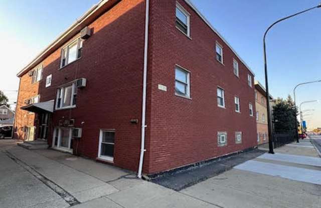 Midway 2 bedroom Condo - 5120 South Cicero Avenue, Chicago, IL 60638