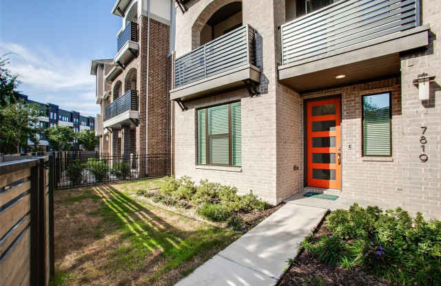 7819 Verona Place Gallery 1
