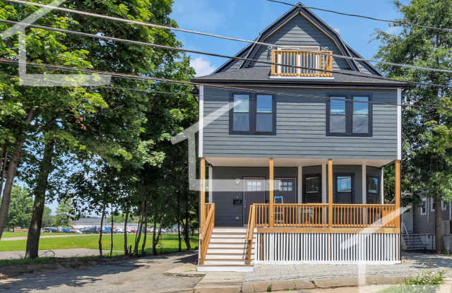 Huge 5 bed in Medford photos photos