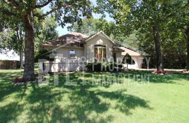 Beautiful 3 Bedroom 2 Bathroom Home! photos photos