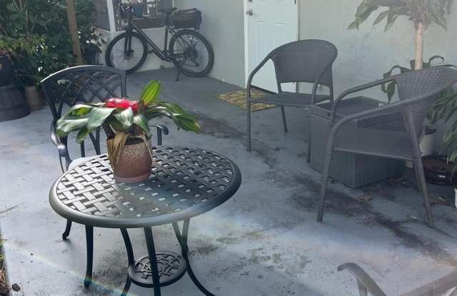 735 NE 37th Street unit: B photos photos