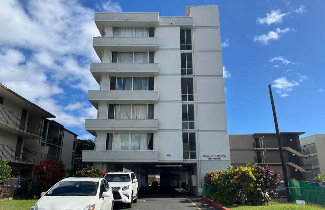 Kewalo Gardens 1 bedroom, 1 bath unit w/ 1 parking ($2200 furnished, $1800 unfurnished) Avail now. - 1503 Liholiho Street, Honolulu, HI 96822