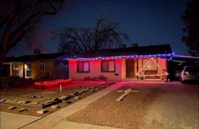 825 Palomas Drive SE - 825 Palomas Drive Southeast, Albuquerque, NM 87108