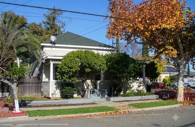 Charming 2-bedroom, 1-bath Home Gallery 1