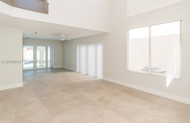 15482 SW 137th Pl Gallery 3