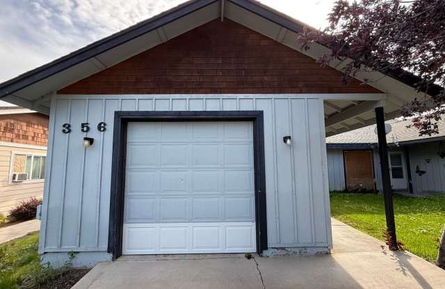 CHECK OUT THIS OPEN FLOOR PLAN HOME IN REDMOND!! photos photos
