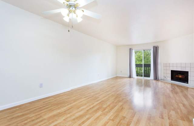 Traditional Townhome with Garage! photos photos Traditional Townhome with Garage! photos photos