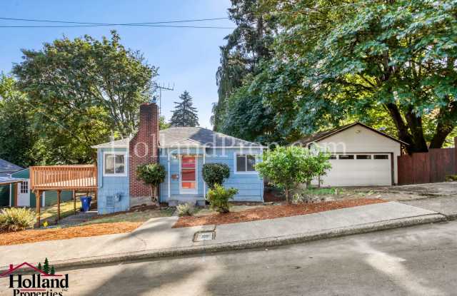 Charming 3-Bedroom Home in Highly Walkable Milwaukie Neighborhood! photos photos
