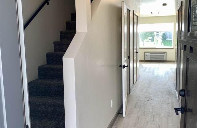 3355 Blackbird Way - 3 photos photos