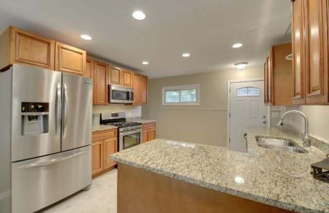 Rare crystal home for lease, 3 beds 2 baths, updates through-out! photos photos