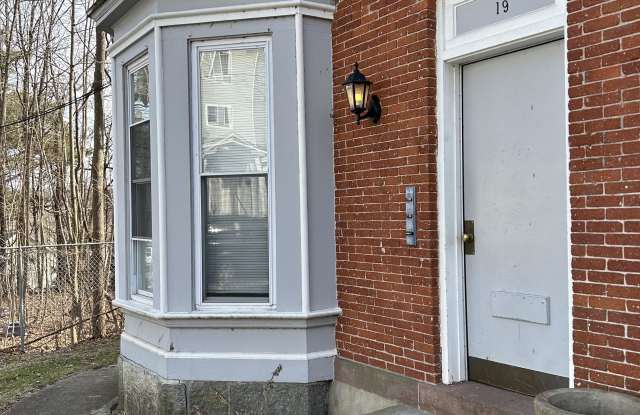 19 Buckingham, 1R - 19 Buckingham Street, Waterbury, CT 06710