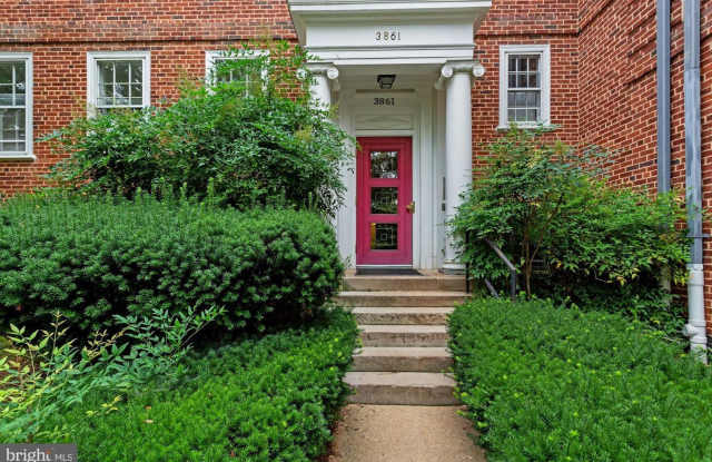 McLean Gardens 1,000 Sq Foot Loft Style Apartment W/Skylights, Access to Community Pool, Ballroom,  More! photos photos