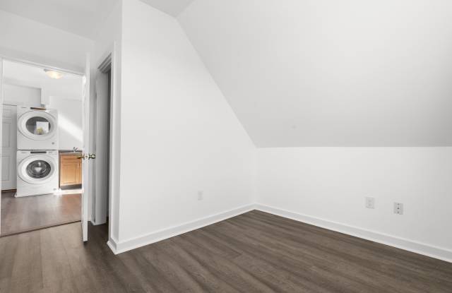 841 East Street - 3rd Flr Gallery 3