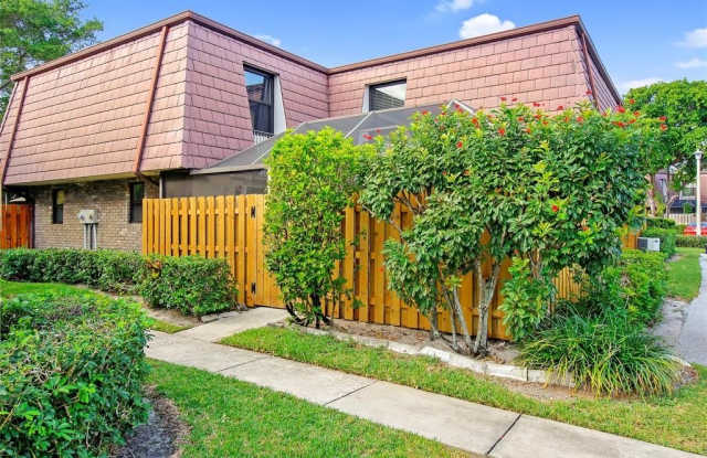 7801 W Courtyard Run - 7801 Courtyard Run West, Palm Beach County, FL 33433