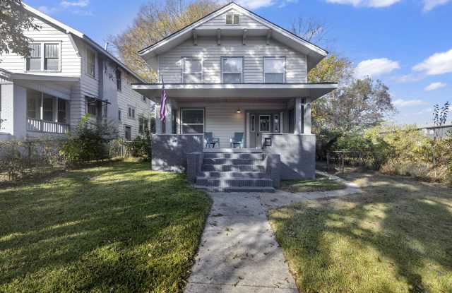 2348 Court R Gallery 3