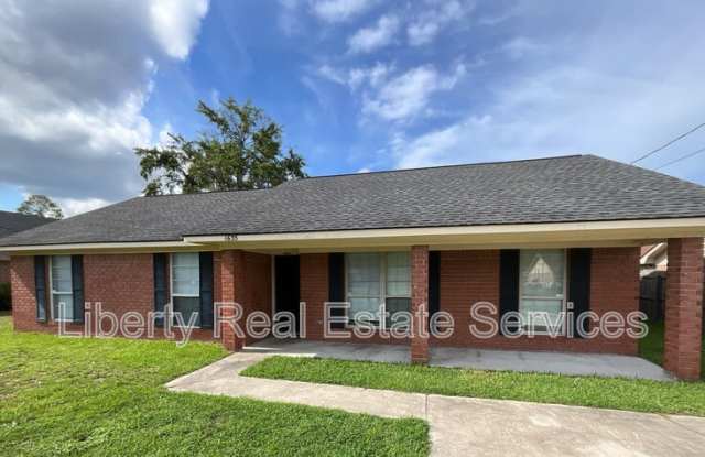 1635 Latham Ct Gallery 1