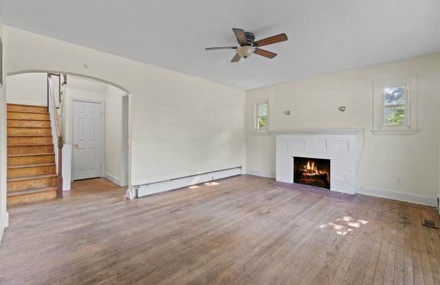 4610 Calvert Road Gallery 2