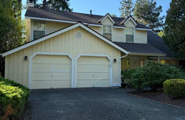 Elegant Bellevue Home for rent Gallery 3