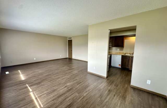 4420-4490 Vasey Ave Gallery 2
