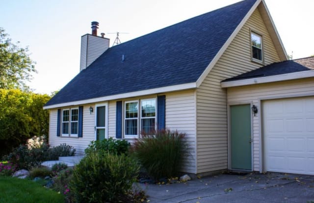 98 Algonquin Ave - 98 Algonquin Avenue, Ottawa County, MI 49424
