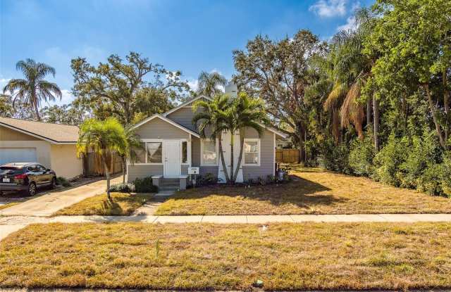 4642 7TH AVENUE N photos photos