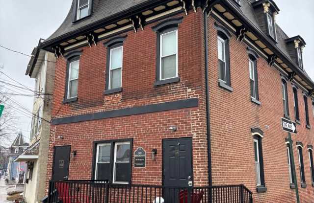 444 BRIDGE Street unit: D photos photos