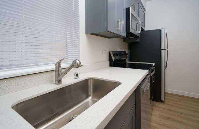 First Floor Modern 1 BD/ 1 BA - Ask about Move In Special Gallery 4