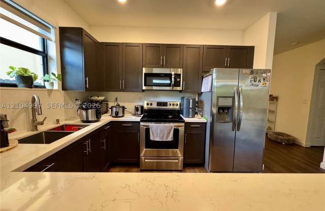 23689 SW 115th Ct Gallery 4
