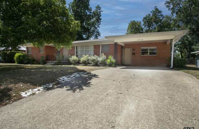 2939 Rollingwood photos photos