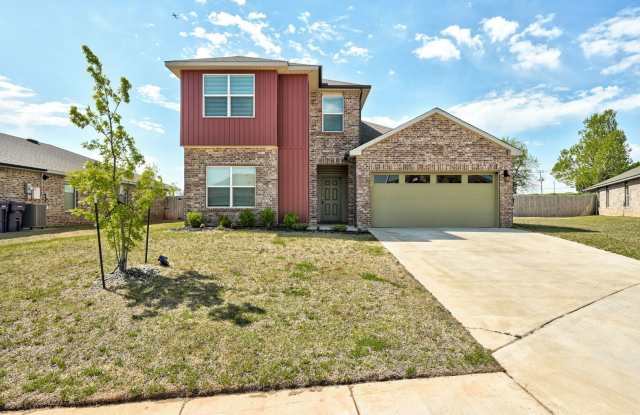 Massive 4BD/2BTH and 2 Car garage Home! Right off of 23 and Sara Road Minutes from JKP Turnpike Gallery 3