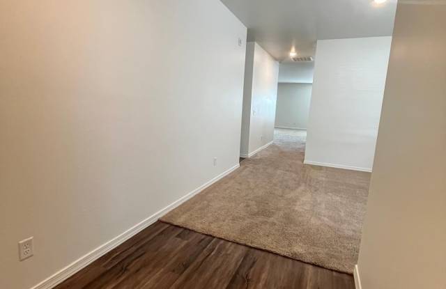 19577 W BADGETT Lane Gallery 2