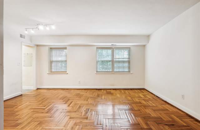 1320 Fort Myer Dr Apt 802 Gallery 4