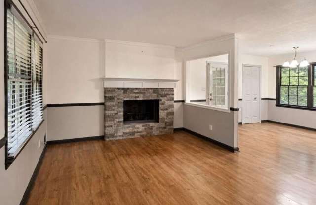300 Robinson Drive Gallery 2